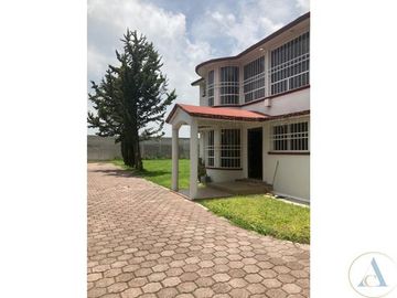 CASA -FINCA CON 760 MTS TERRENO EN HUEHUETOCA 3 RECAMARAS