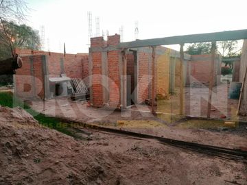 EN VENTA PROYECTO DE CASA AL 50% DE CONSTRUCCIÓN A PRECIO DE TERRENO EN CAMPESTRE INGLÉS AL NORTE ¡OPORTUNIDAD ÚNICA! BI