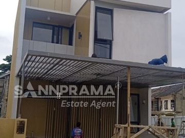 Hunian 2 lantai exclusif tanpa Dp ckp 10jt All in lokasi strategis dicinangka,depok