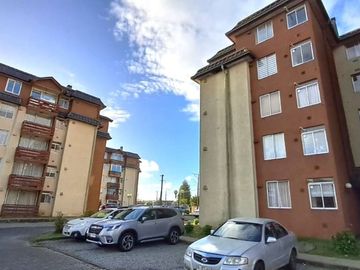 Excelente departamento en condominio Las Lomas II