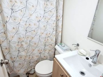 Excelente departamento en condominio Las Lomas II