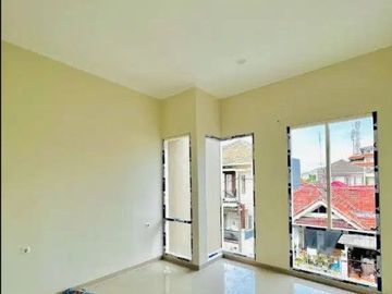 DIJUAL Rumah baru lebar 8 Sutorejo Prima Utara Sby