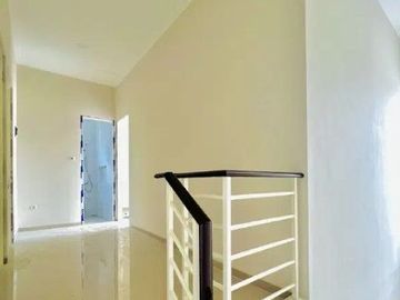 DIJUAL Rumah baru lebar 8 Sutorejo Prima Utara Sby