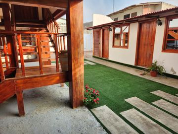 ENCANTADORA CASA EN VENTA A 20 METROS DE LA PLAYA CON VISTA AL MAR EN CRUCITA
