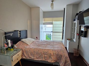 San Isidro: Venta de Casa de Tres Pisos + Terraza con Piscina. A PASOS DEL OLIVAR.