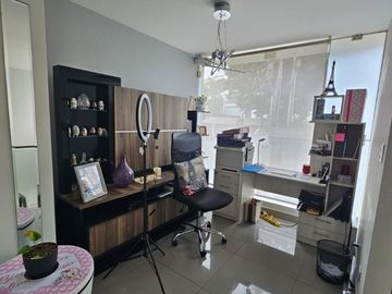 San Isidro: Venta de Casa de Tres Pisos + Terraza con Piscina. A PASOS DEL OLIVAR.
