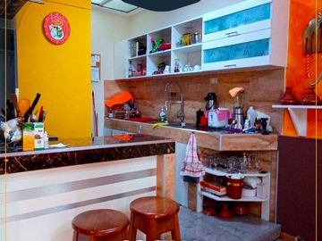 VENTA DE CASA DE TRES PISOS EN LA URB. SANTA ANA, PIURA