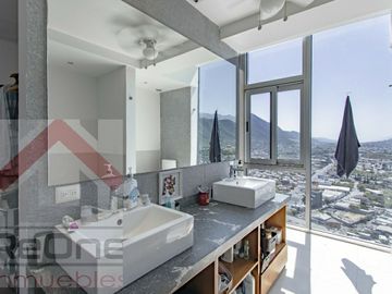 Venta de Penthouse Amueblado en Torre Micropolis Zona Contry Monterrey