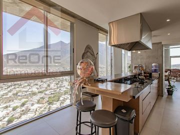 Venta de Penthouse Amueblado en Torre Micropolis Zona Contry Monterrey