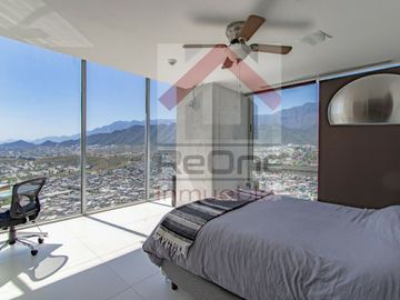 Venta de Penthouse Amueblado en Torre Micropolis Zona Contry Monterrey