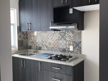 CASA CON ROOF GARDEN Y RECÁMARA EN PB EN VENTA CERCA DE CLUB DE GOLF PARAISO