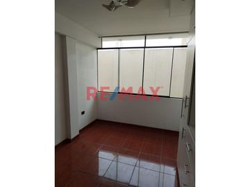 Remato Amplio Departamento En Carabayllo Cerca A Av Universitaria