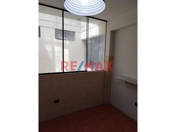 Remato Amplio Departamento En Carabayllo Cerca A Av Universitaria