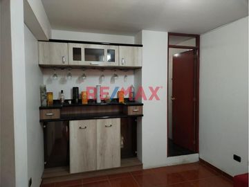 Remato Amplio Departamento En Carabayllo Cerca A Av Universitaria