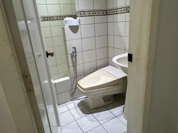 vendo muy amplio departamento en Urdesa Norte