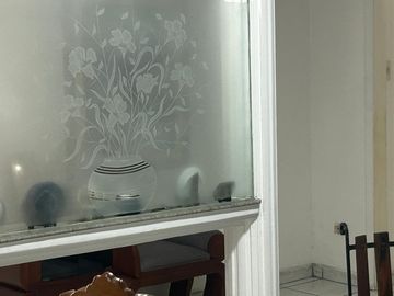 vendo muy amplio departamento en Urdesa Norte