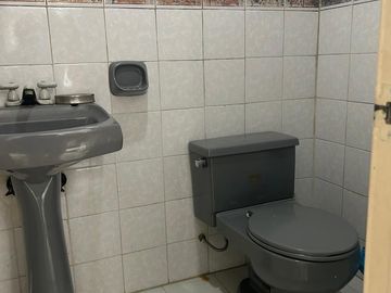 vendo muy amplio departamento en Urdesa Norte