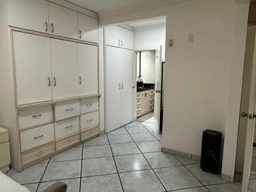vendo muy amplio departamento en Urdesa Norte