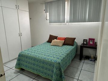 vendo muy amplio departamento en Urdesa Norte