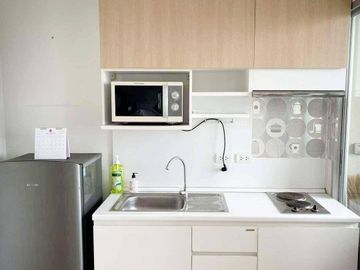 ขายคอนโด The Parkland Srinakarin Lakeside ตกแต่งครบ ใกล้ Bts ศรีลาซาล 500 เมตร รหัส C8101