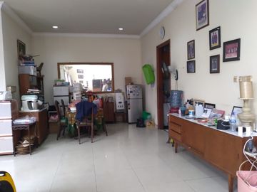 Rumah Siap Huni, Kondisi Bagus, 50 Meter Ke Jalan Raya Utama