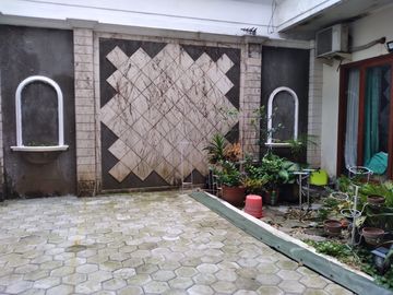 Rumah Siap Huni, Kondisi Bagus, 50 Meter Ke Jalan Raya Utama