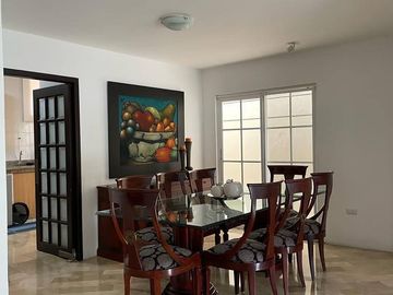 En Venta amplia y moderna casa de 3 dormitorios en Ceibos Norte