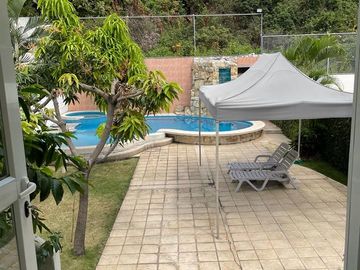 En Venta amplia y moderna casa de 3 dormitorios en Ceibos Norte