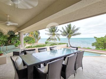 Casa en Venta en Cancun Frente Al Mar en Las Quintas Zona Hotelera