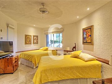 Casa en Venta en Cancun Frente Al Mar en Las Quintas Zona Hotelera