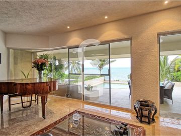 Casa en Venta en Cancun Frente Al Mar en Las Quintas Zona Hotelera