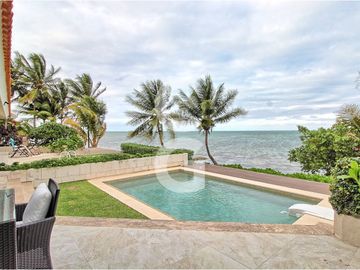 Casa en Venta en Cancun Frente Al Mar en Las Quintas Zona Hotelera