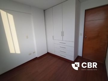 VENDO AMPLIO DÚPLEX EN LINCE