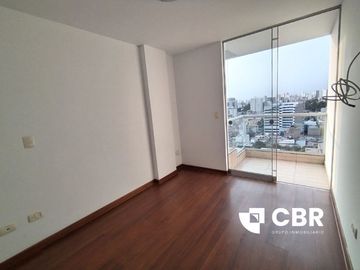 VENDO AMPLIO DÚPLEX EN LINCE