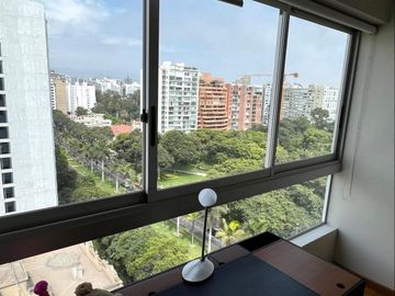 Bello departamento con vista al Golf de San Isidro