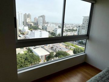 Bello departamento con vista al Golf de San Isidro