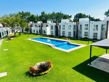 Una Casa Nueva con Alberca en Jiutepec Morelos, Cerca de Cueranaca