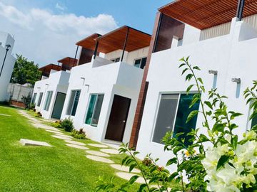 Una Casa Nueva con Alberca en Jiutepec Morelos, Cerca de Cueranaca