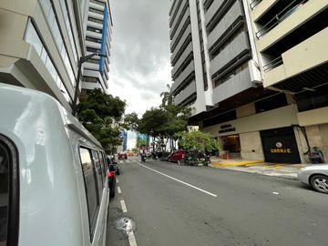 En venta edificio rentero en Victor Manuel Rendon y Cordova centro de Guayaquil