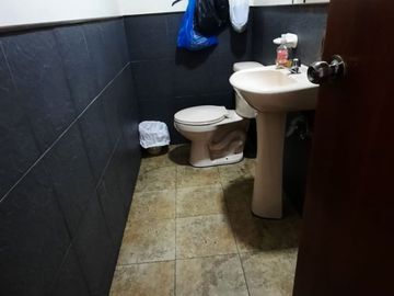 Vendo casa rentera Colegio Militar Eloy Alfaro Orellana