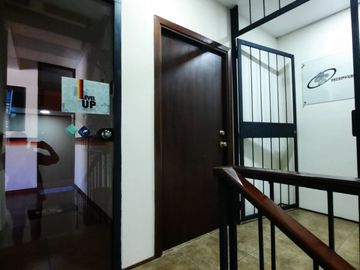 Vendo casa rentera Colegio Militar Eloy Alfaro Orellana