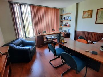 Vendo casa rentera Colegio Militar Eloy Alfaro Orellana