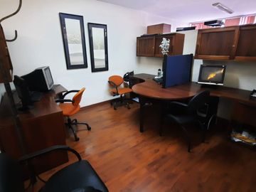 Vendo casa rentera Colegio Militar Eloy Alfaro Orellana