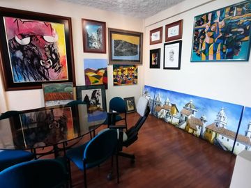 Vendo casa rentera Colegio Militar Eloy Alfaro Orellana