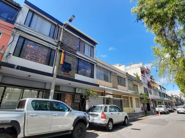Vendo casa rentera Colegio Militar Eloy Alfaro Orellana