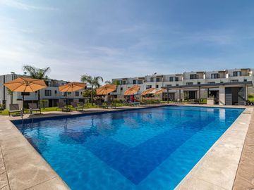 CASA EN VENTA AL SUR DE CUERNAVACA CON 3 RECAMARAS Y ALBERCA