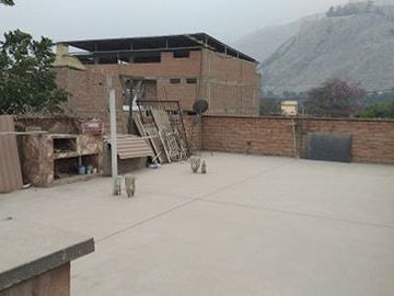 VENTA CASA CHACLACAYO CERCA A LA PLAZA CENTRAL