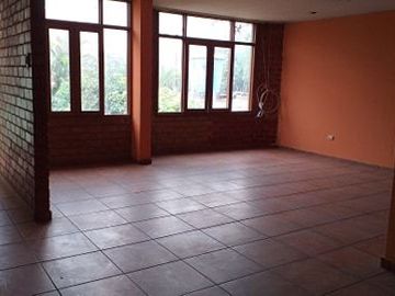 VENTA CASA CHACLACAYO CERCA A LA PLAZA CENTRAL