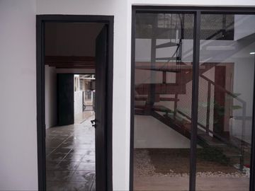 DIJUAL RUMAH KEKINIAN STRATEGIS DI KOMPLEK ARCAMANIK ENDAH KOTA BANDUNG