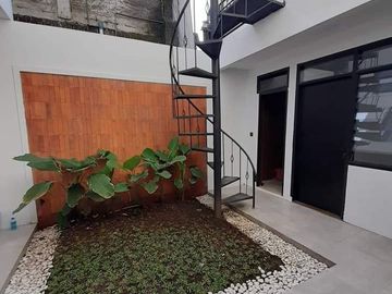 DIJUAL RUMAH KEKINIAN STRATEGIS DI KOMPLEK ARCAMANIK ENDAH KOTA BANDUNG